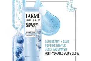 LAKME BLUSH & GLOW BLUEBERRY+PEPTIDE FW 50GM